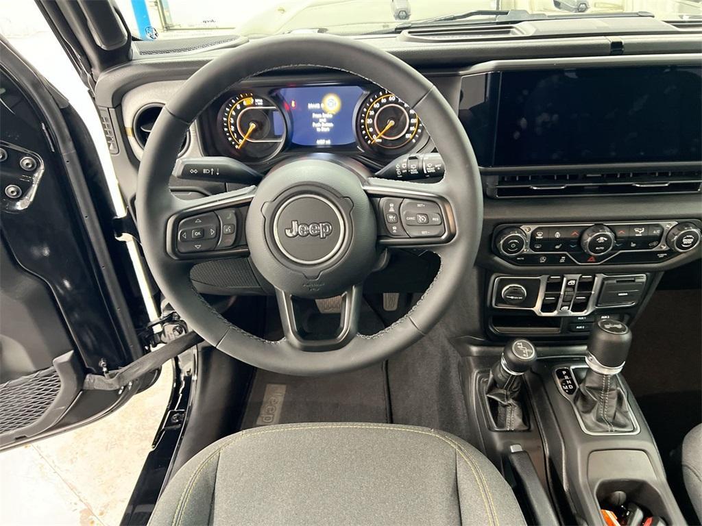 new 2025 Jeep Wrangler car, priced at $45,068