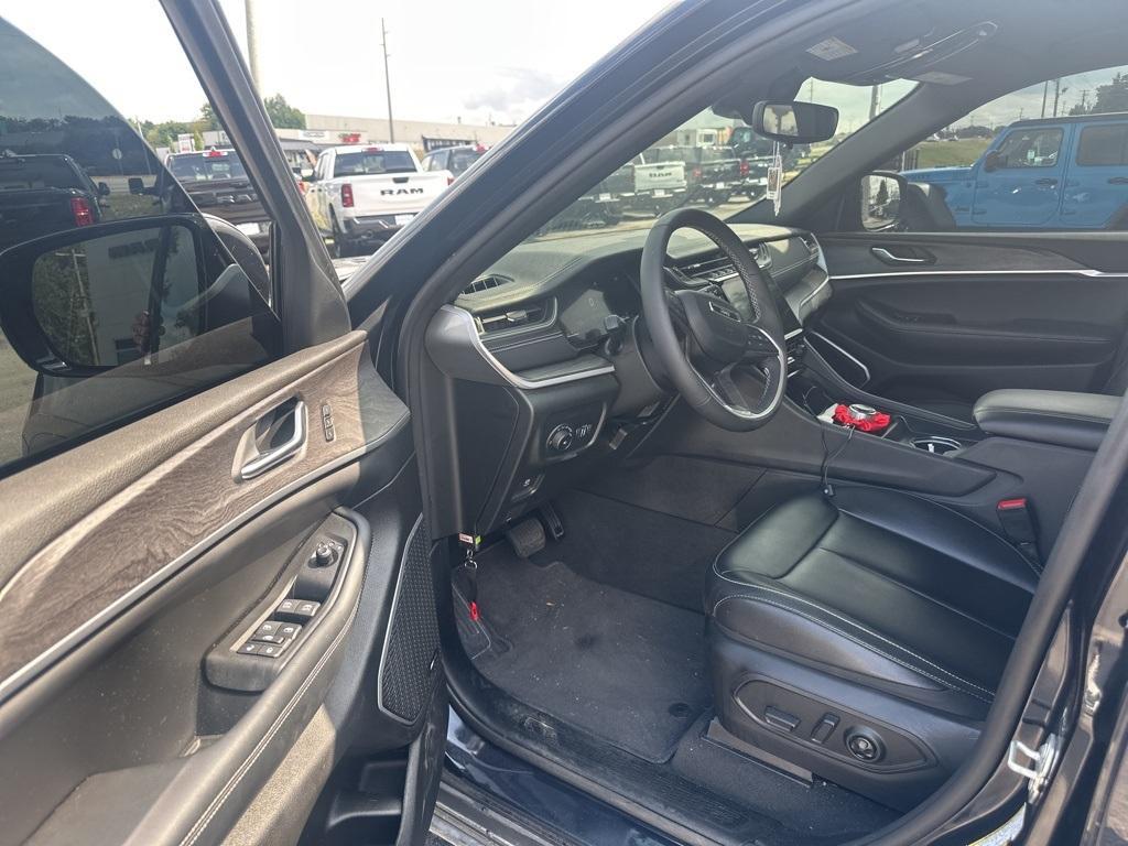 used 2024 Jeep Grand Cherokee car, priced at $36,987