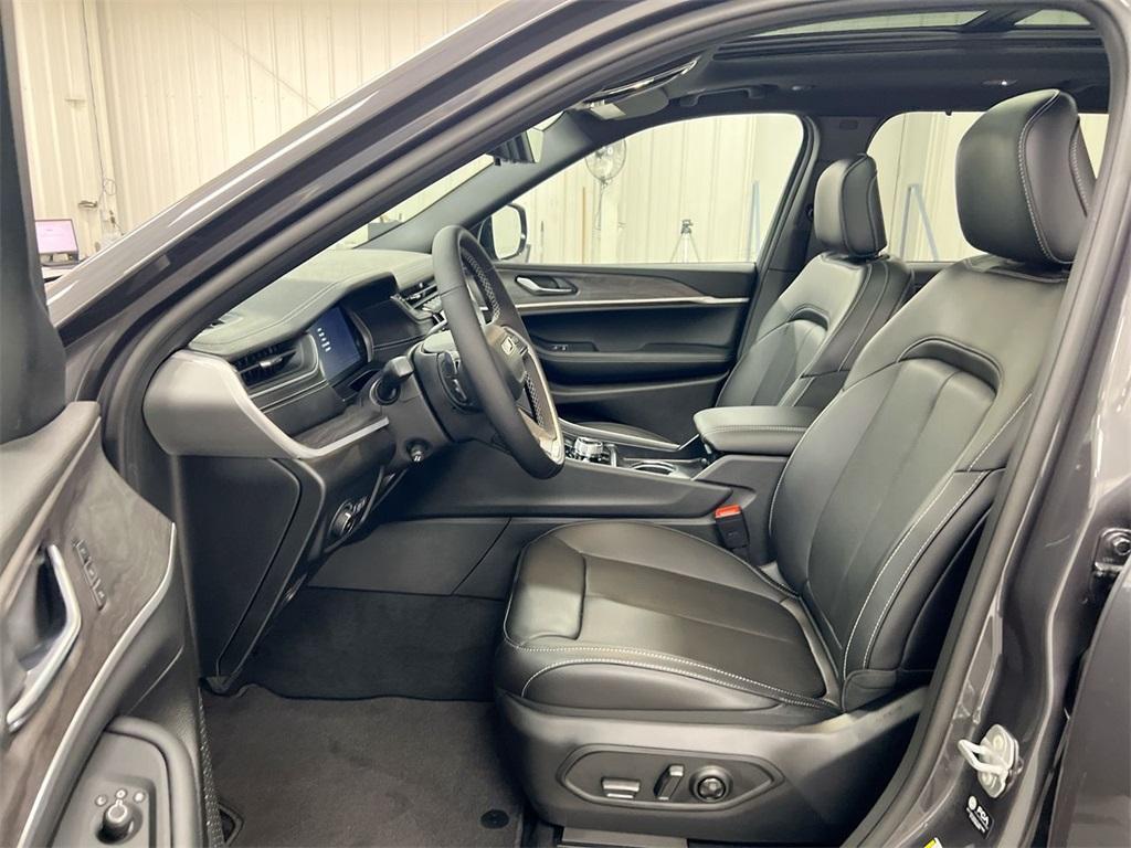 new 2025 Jeep Grand Cherokee L car, priced at $48,011