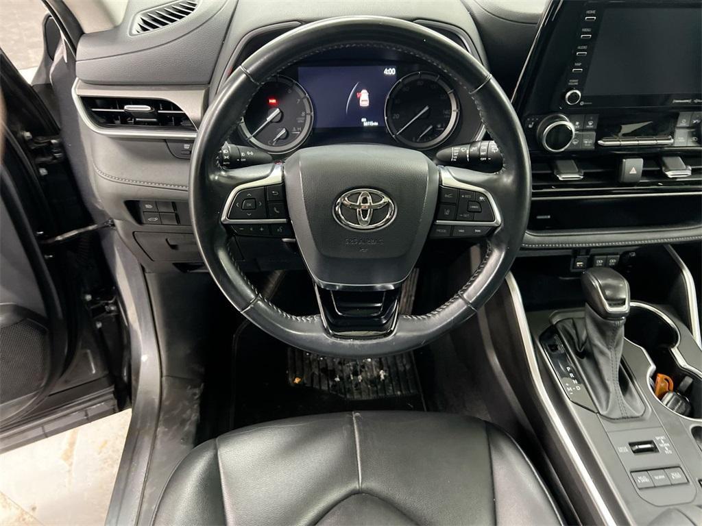 used 2021 Toyota Highlander car, priced at $31,987