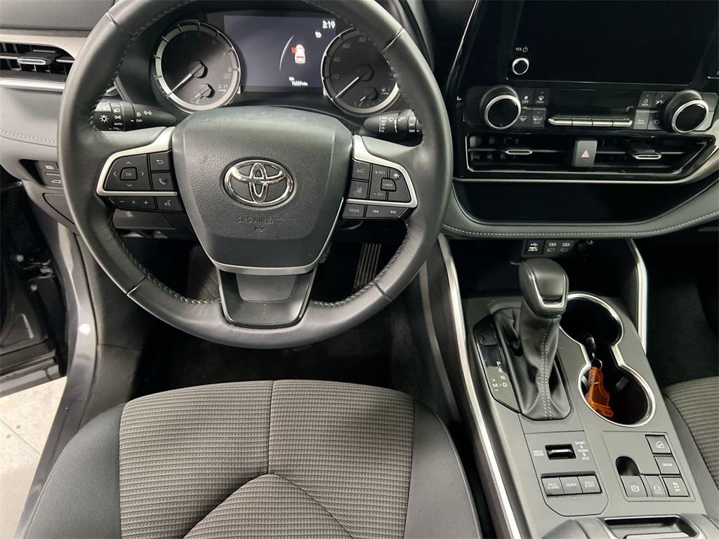 used 2024 Toyota Highlander car, priced at $36,987