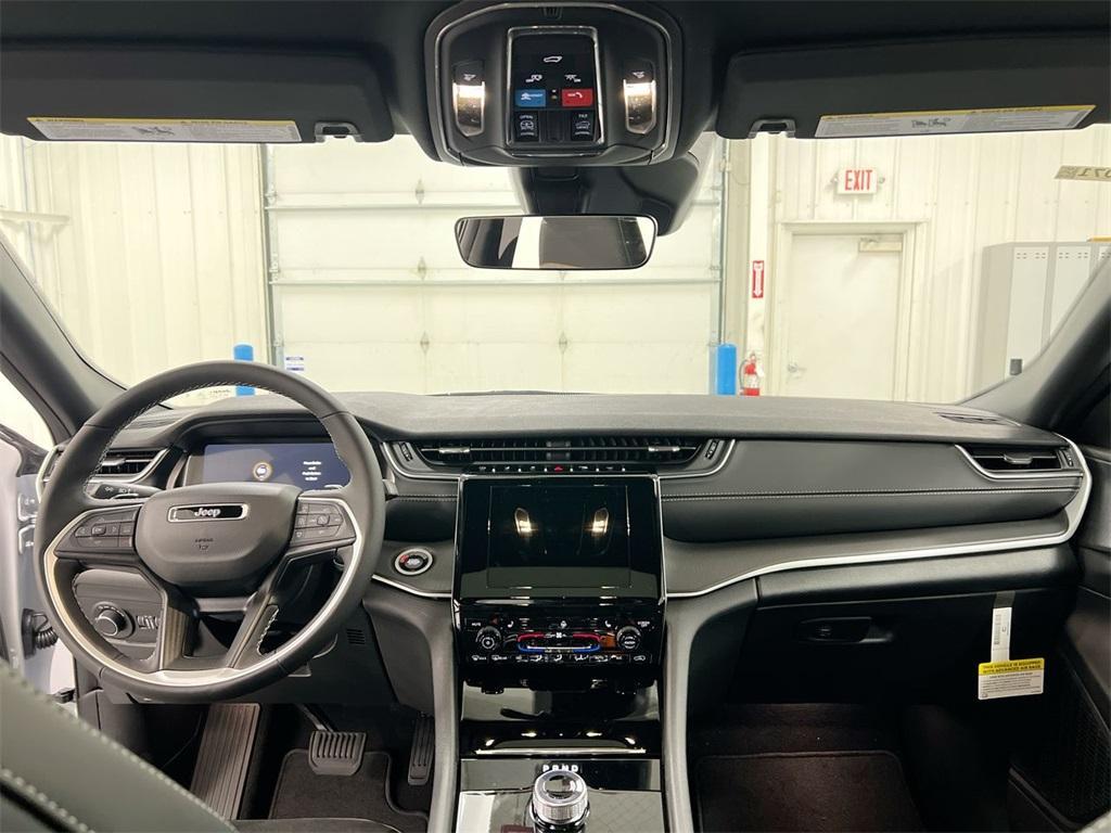 new 2025 Jeep Grand Cherokee L car, priced at $39,138