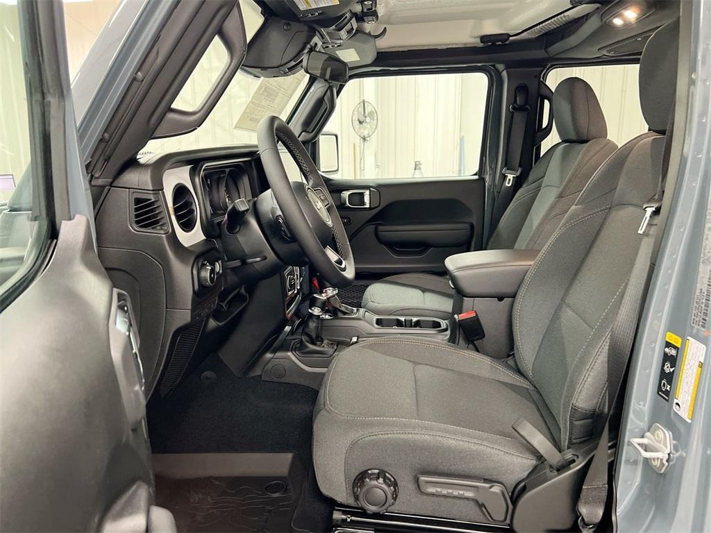 new 2026 Jeep Wrangler car, priced at $47,282