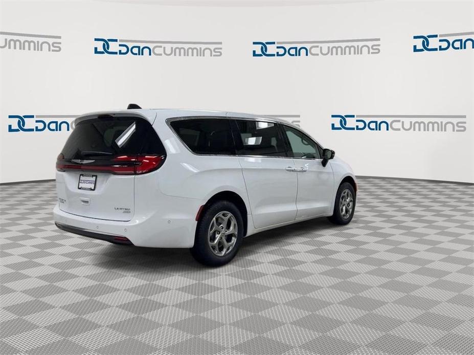 new 2024 Chrysler Pacifica car, priced at $55,237