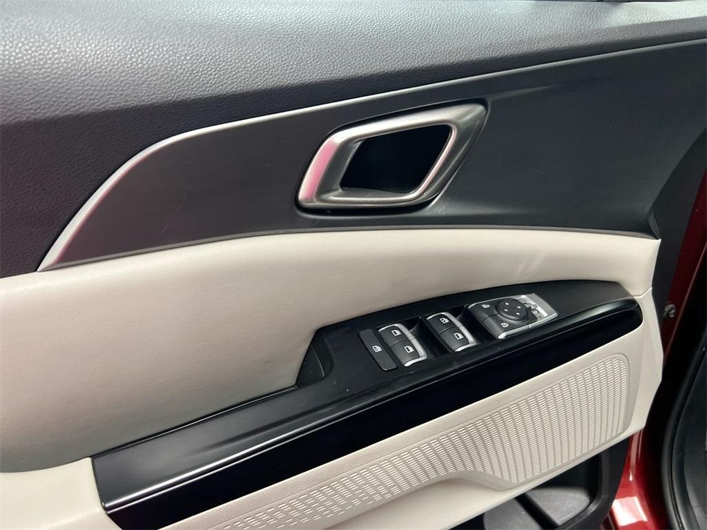 used 2024 Kia Carnival car, priced at $29,587