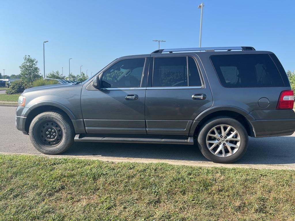 used 2015 Ford Expedition car, priced at $3,900