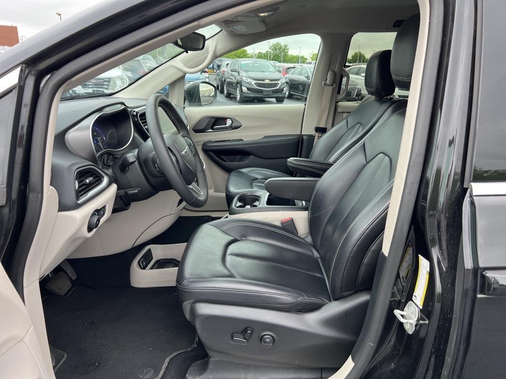 used 2023 Chrysler Pacifica car, priced at $21,987