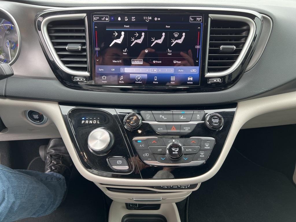 used 2023 Chrysler Pacifica car, priced at $21,987