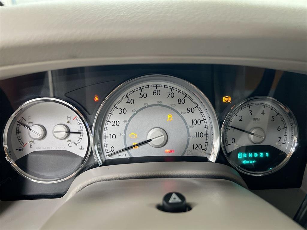 used 2007 Chrysler Aspen car, priced at $3,900