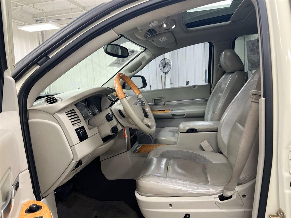 used 2007 Chrysler Aspen car, priced at $3,900