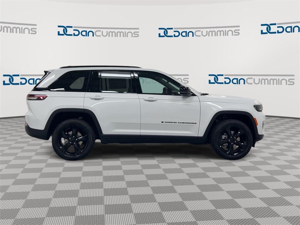 new 2025 Jeep Grand Cherokee car, priced at $43,392