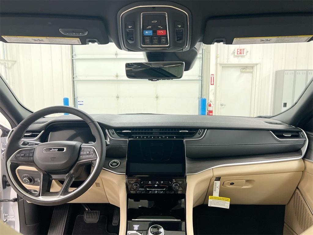 new 2025 Jeep Grand Cherokee car, priced at $49,341