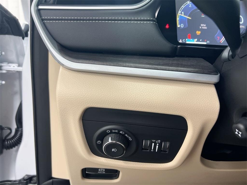 new 2025 Jeep Grand Cherokee car, priced at $49,341