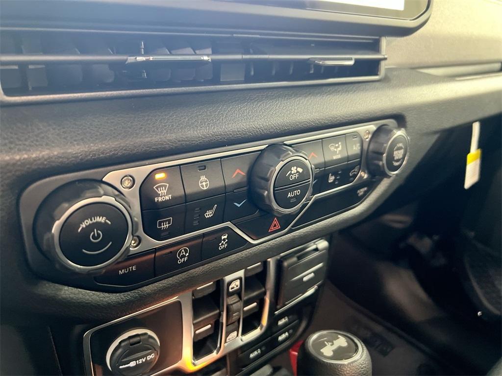 new 2025 Jeep Wrangler car, priced at $47,493