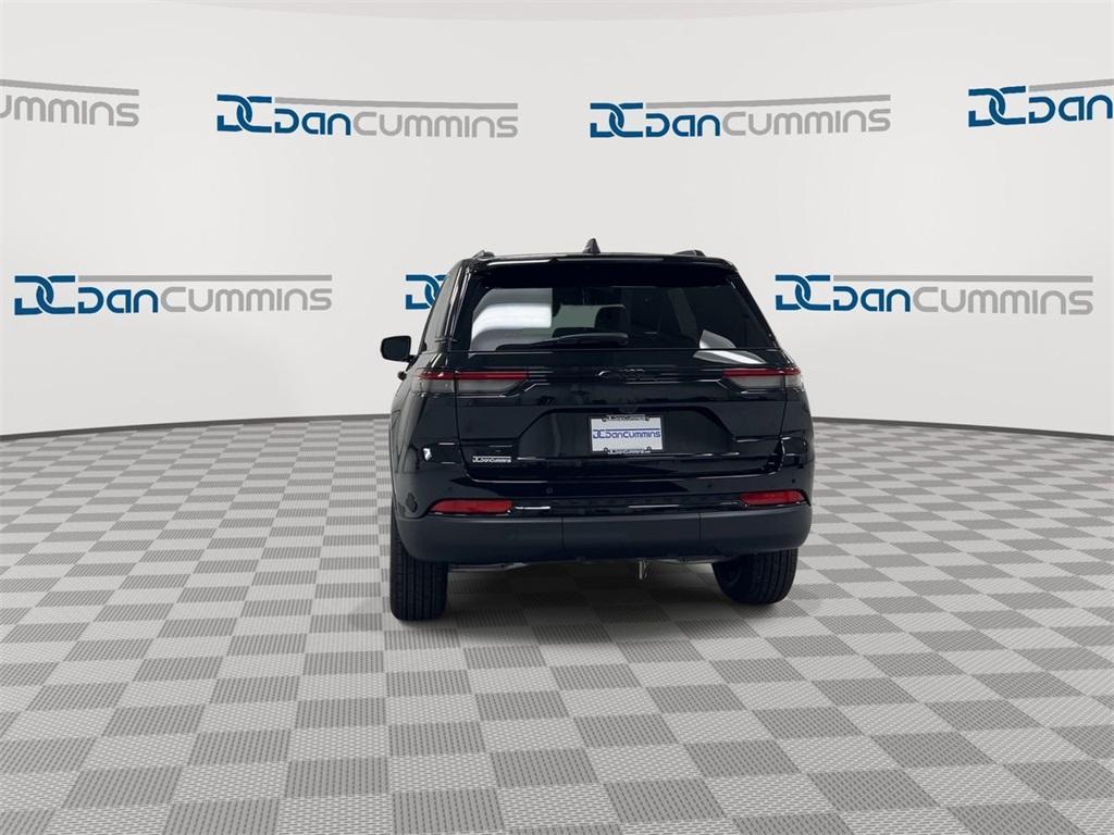 new 2025 Jeep Grand Cherokee car, priced at $42,271