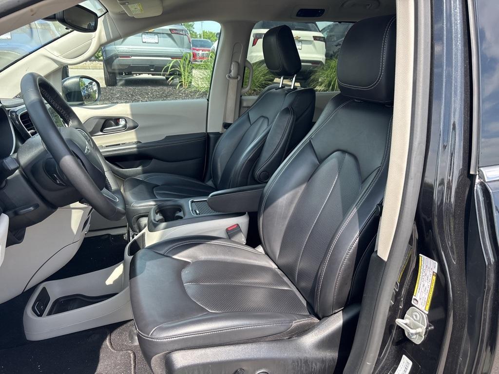 used 2023 Chrysler Pacifica car, priced at $22,587