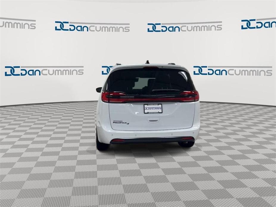 new 2024 Chrysler Pacifica car, priced at $40,995