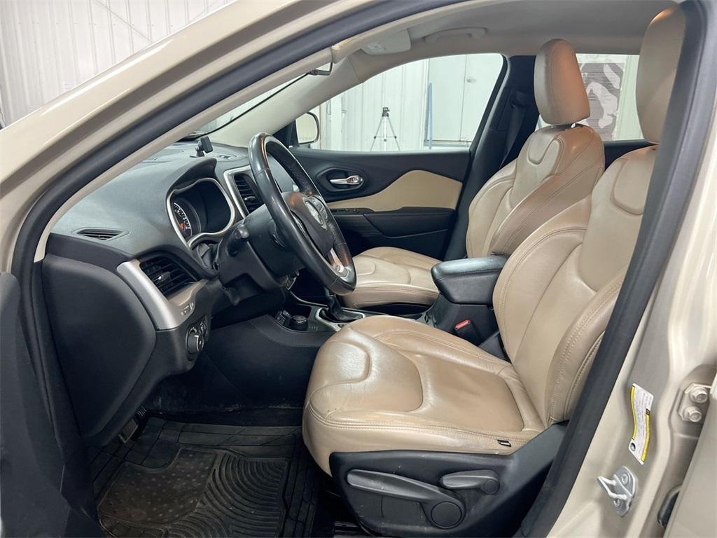 used 2015 Jeep Cherokee car, priced at $7,900