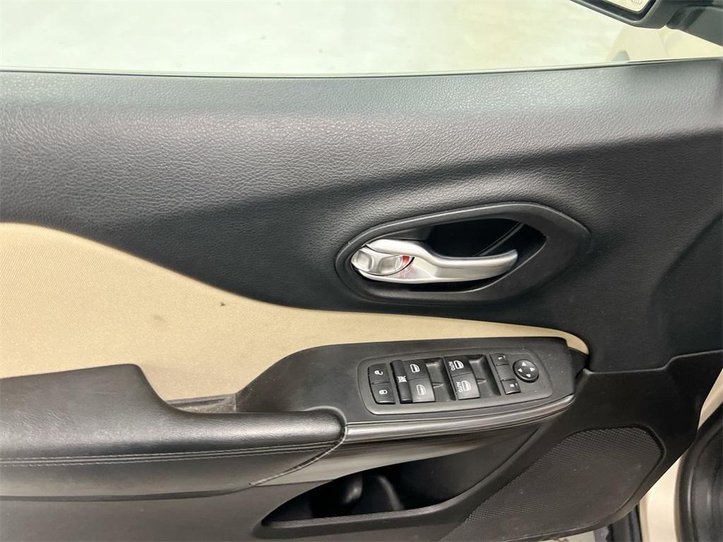 used 2015 Jeep Cherokee car, priced at $7,900