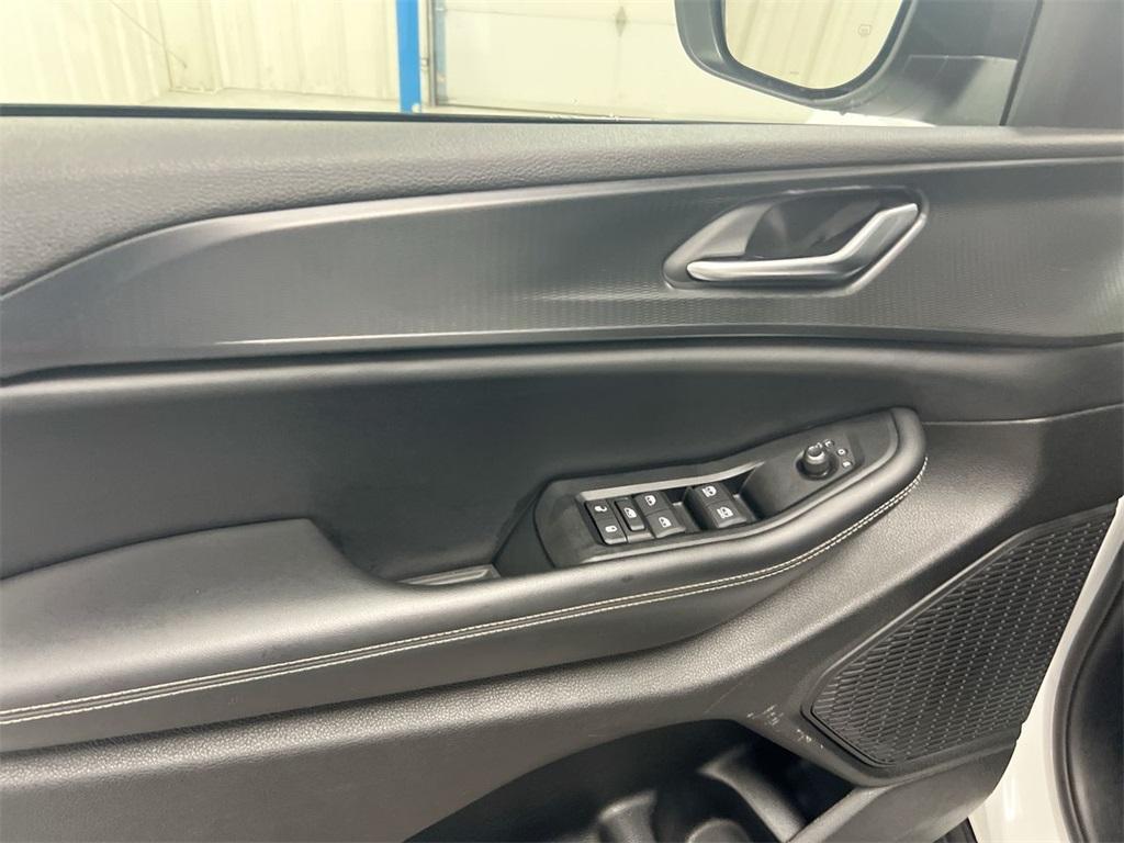 used 2023 Jeep Grand Cherokee car, priced at $24,987
