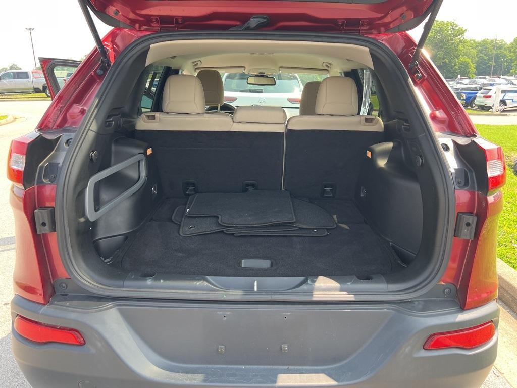 used 2016 Jeep Cherokee car