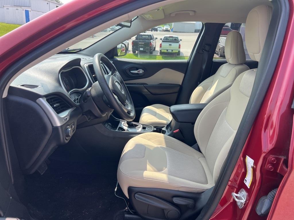 used 2016 Jeep Cherokee car