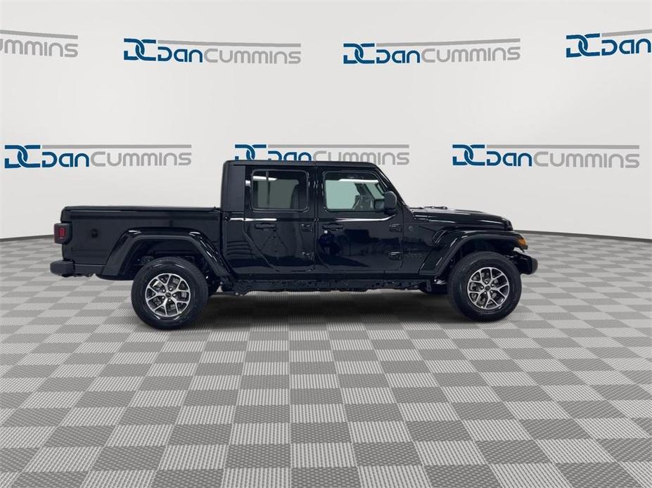 new 2024 Jeep Gladiator car, priced at $43,878