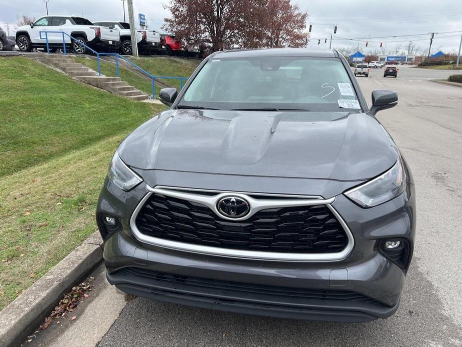 used 2024 Toyota Highlander car, priced at $37,987