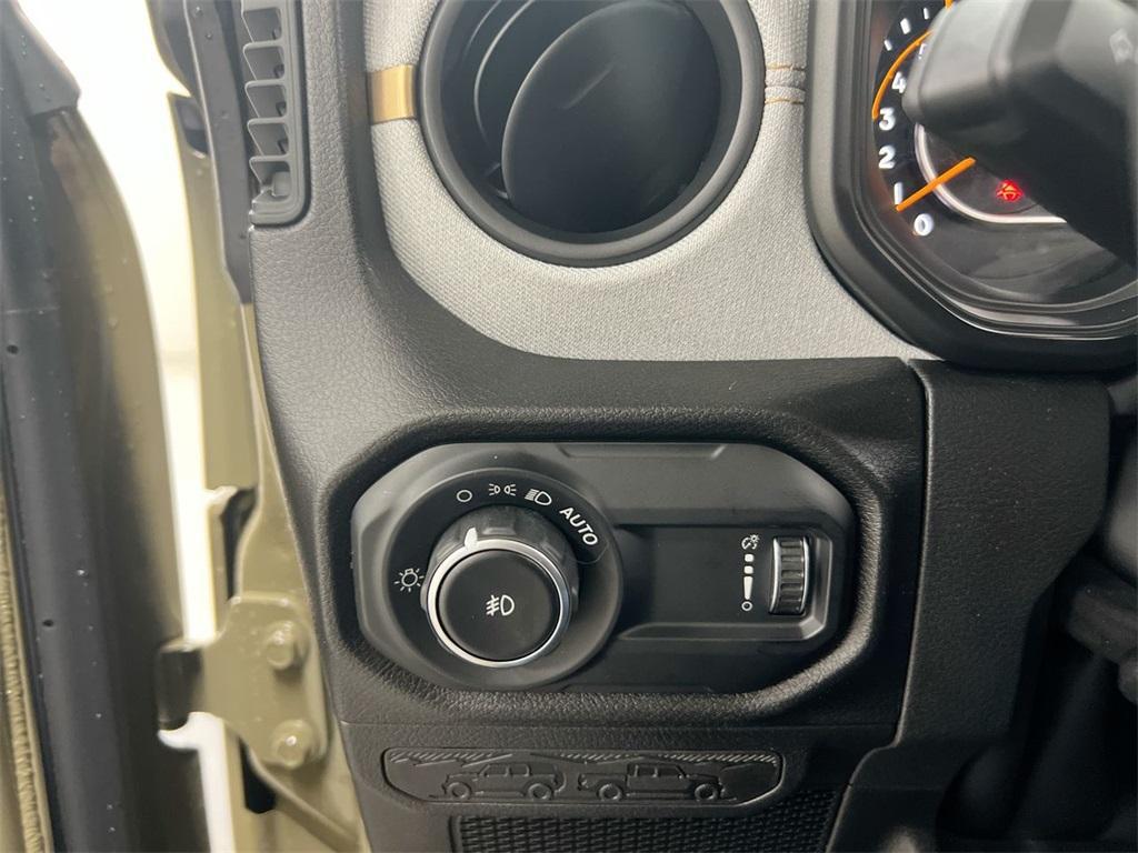 new 2025 Jeep Wrangler car, priced at $51,553