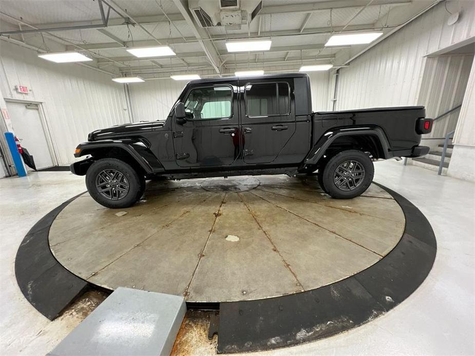 new 2024 Jeep Gladiator car, priced at $42,796