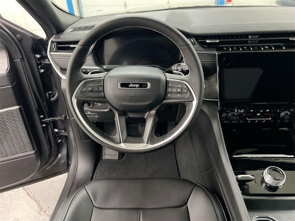 new 2025 Jeep Grand Cherokee car, priced at $48,500