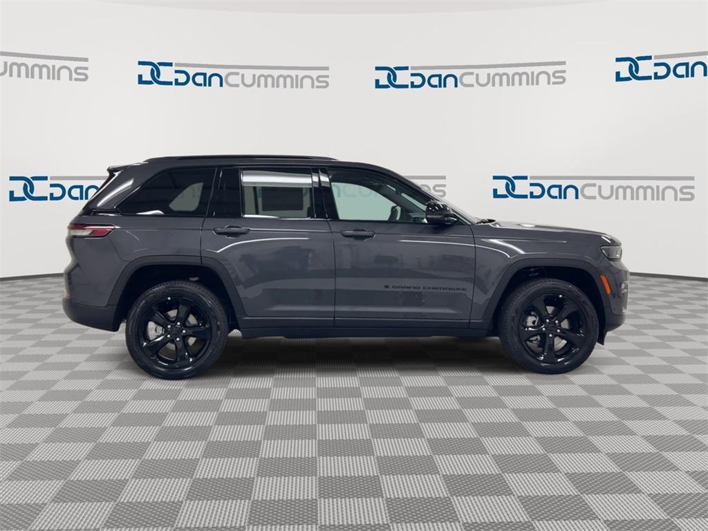 new 2025 Jeep Grand Cherokee car, priced at $48,500