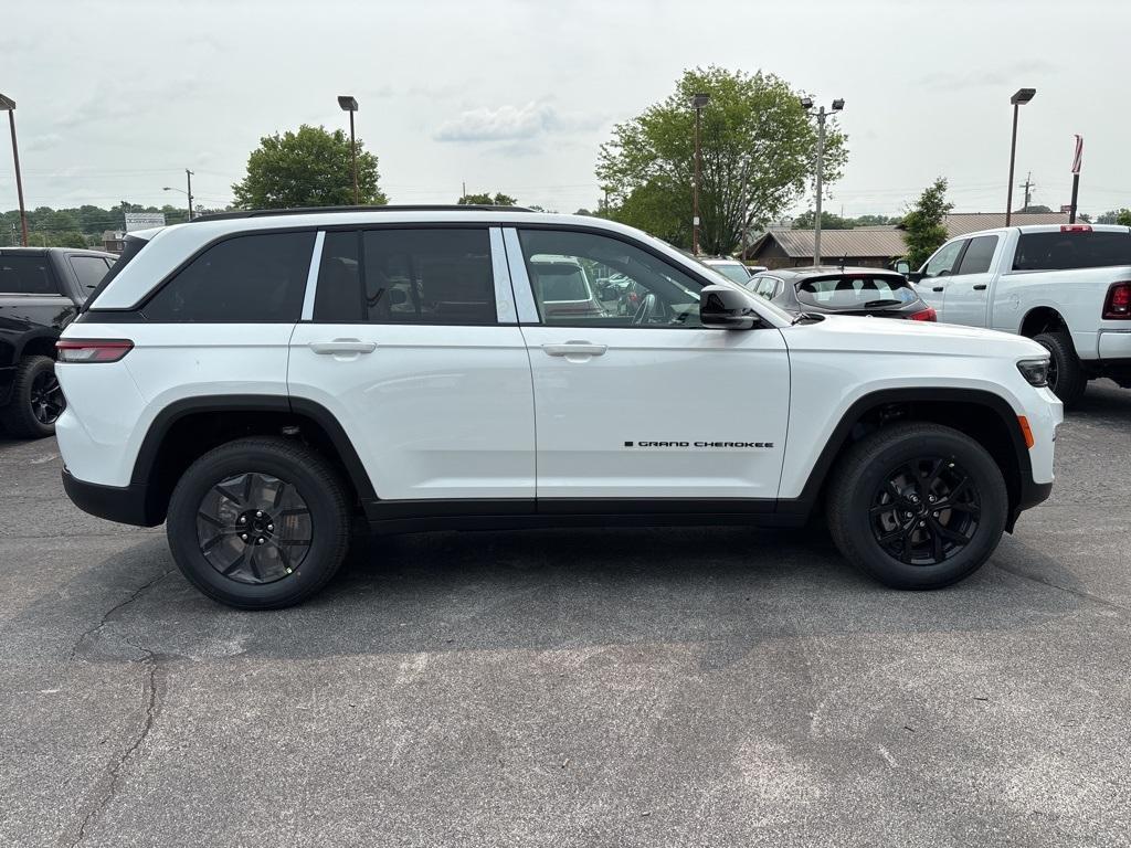 new 2025 Jeep Grand Cherokee car, priced at $41,778