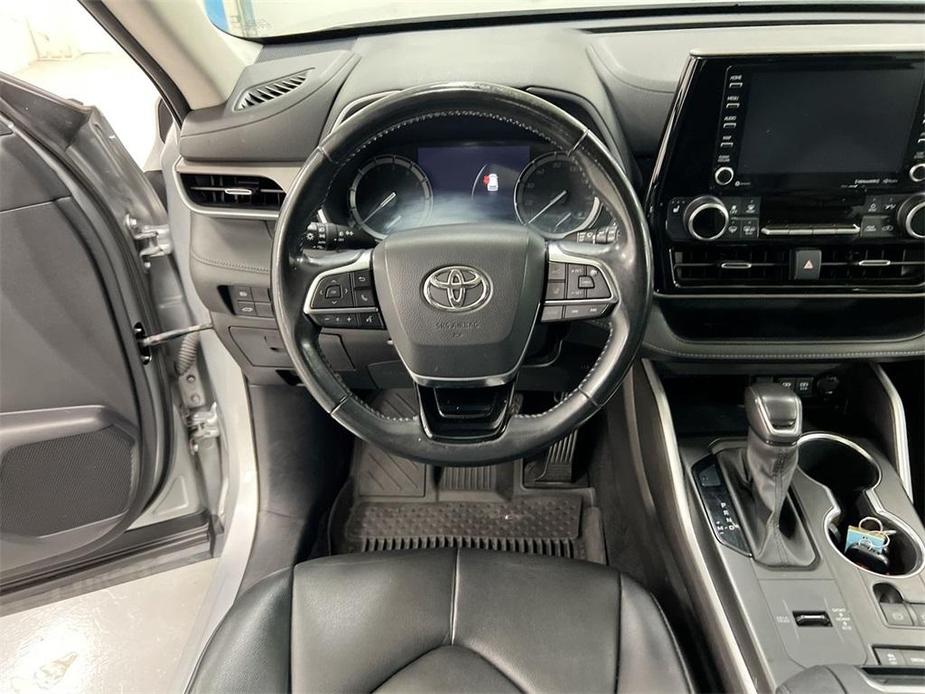 used 2021 Toyota Highlander car, priced at $27,987