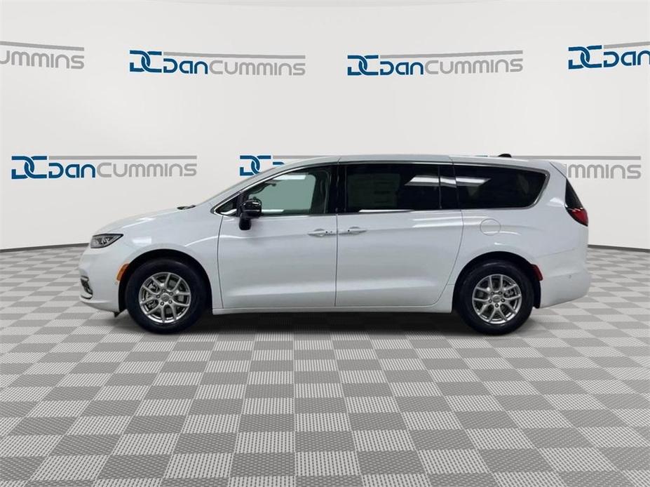 new 2024 Chrysler Pacifica car, priced at $46,237