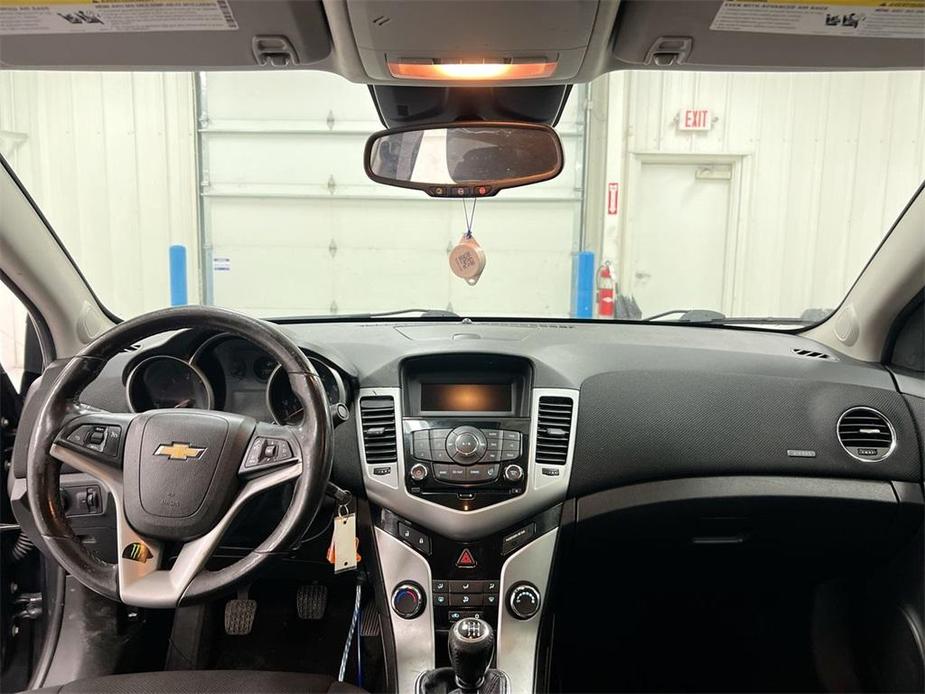 used 2014 Chevrolet Cruze car, priced at $3,500