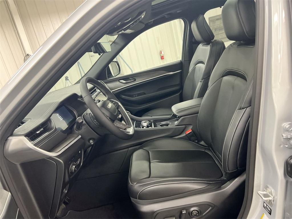new 2025 Jeep Grand Cherokee 4xe car, priced at $59,005