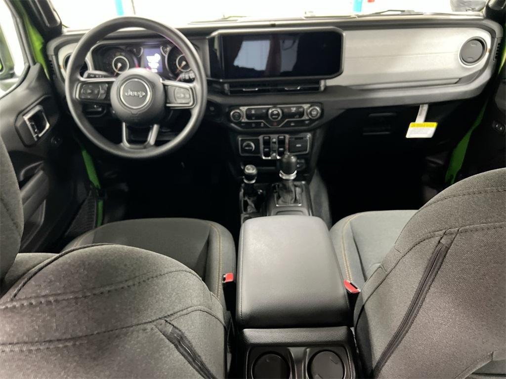 new 2025 Jeep Wrangler car, priced at $46,374