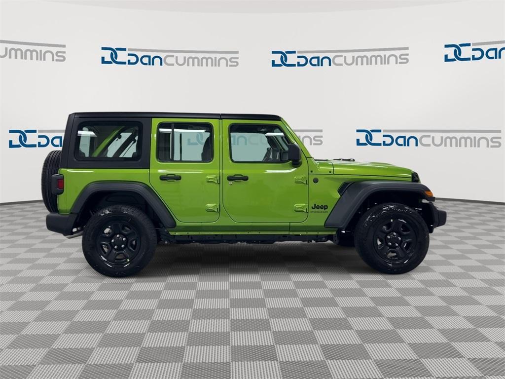 new 2025 Jeep Wrangler car, priced at $46,374