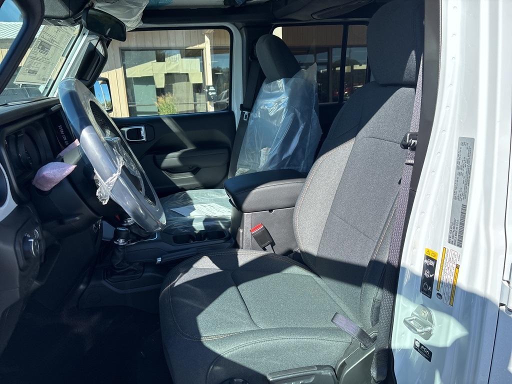 new 2025 Jeep Gladiator car, priced at $36,744