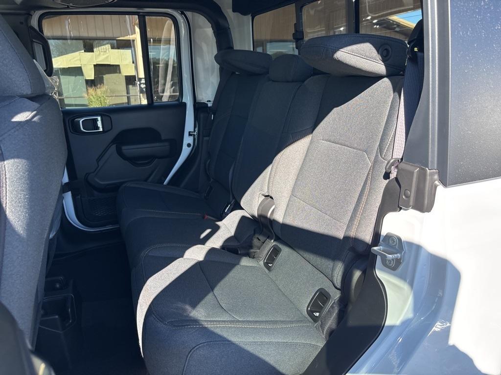 new 2025 Jeep Gladiator car, priced at $36,744