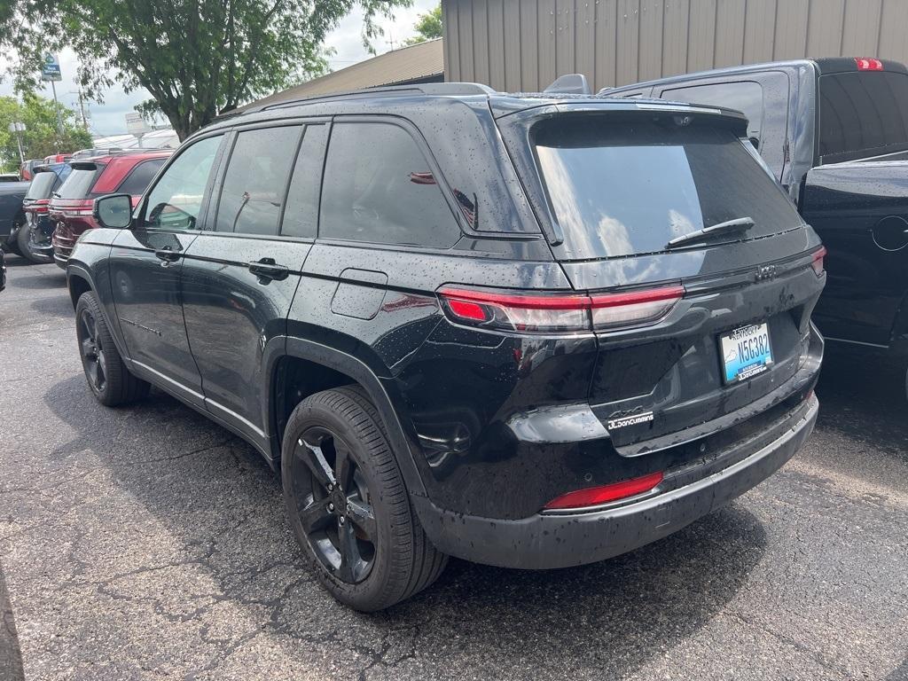 new 2025 Jeep Grand Cherokee car, priced at $43,250
