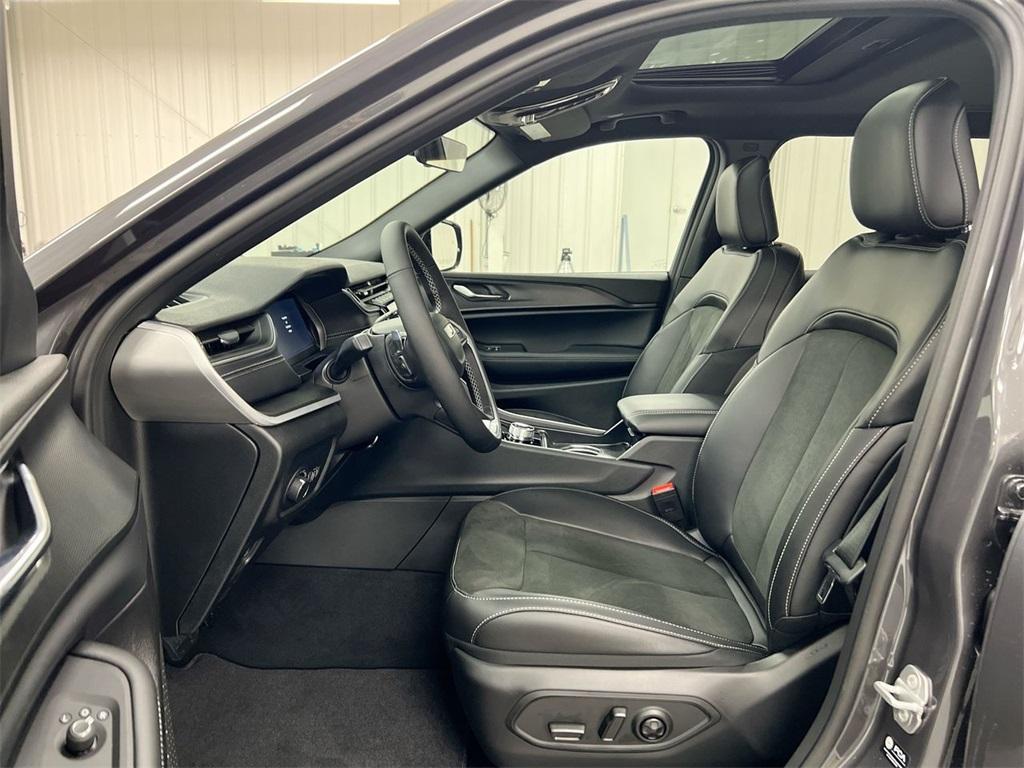 new 2025 Jeep Grand Cherokee L car, priced at $43,615