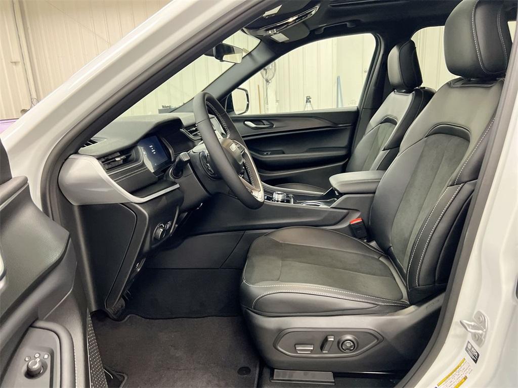 new 2025 Jeep Grand Cherokee L car, priced at $43,743