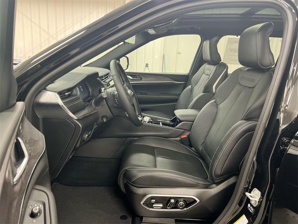 new 2025 Jeep Grand Cherokee L car, priced at $63,325