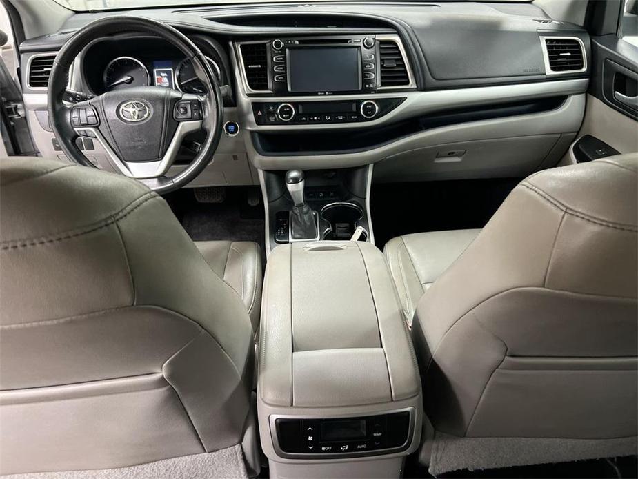 used 2014 Toyota Highlander car, priced at $12,900