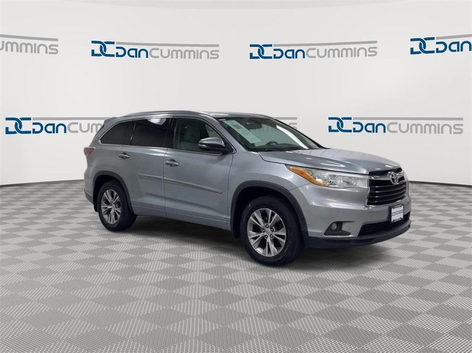 used 2014 Toyota Highlander car, priced at $12,900