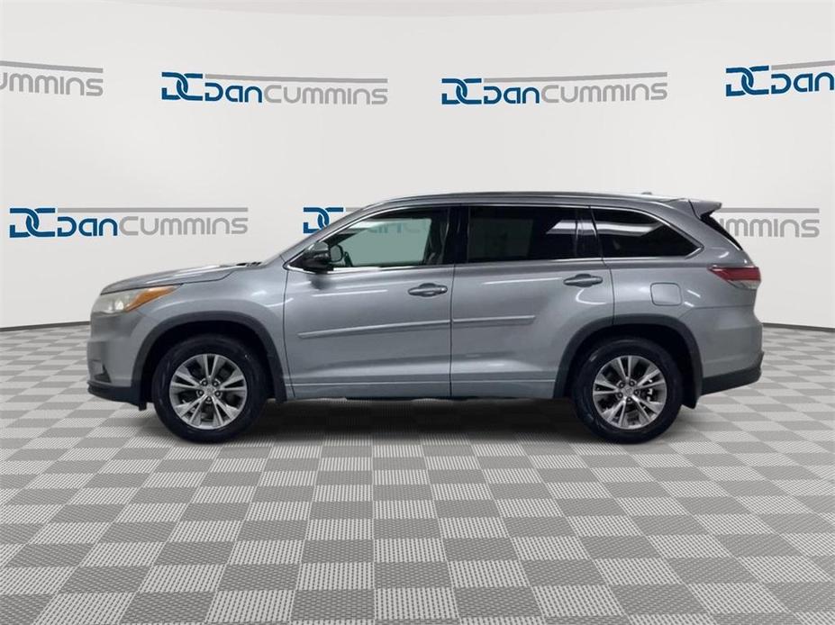 used 2014 Toyota Highlander car, priced at $12,900