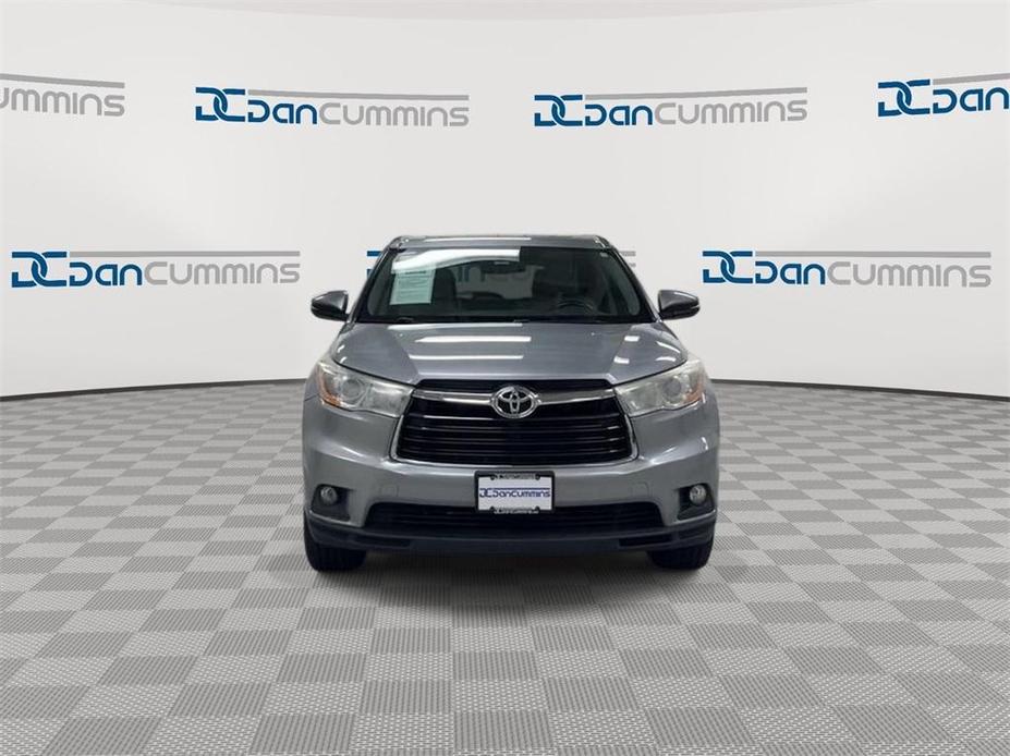 used 2014 Toyota Highlander car, priced at $12,900