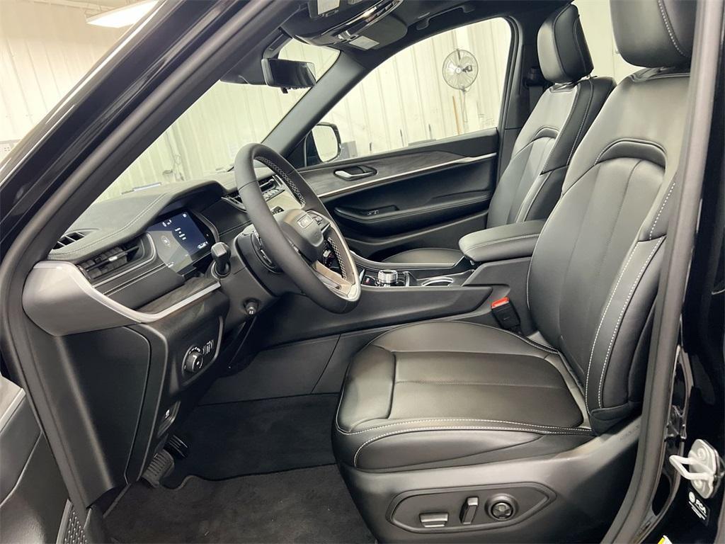 new 2025 Jeep Grand Cherokee L car, priced at $48,011